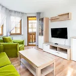 Lesny Dom, Sun & Snow Appartamento *